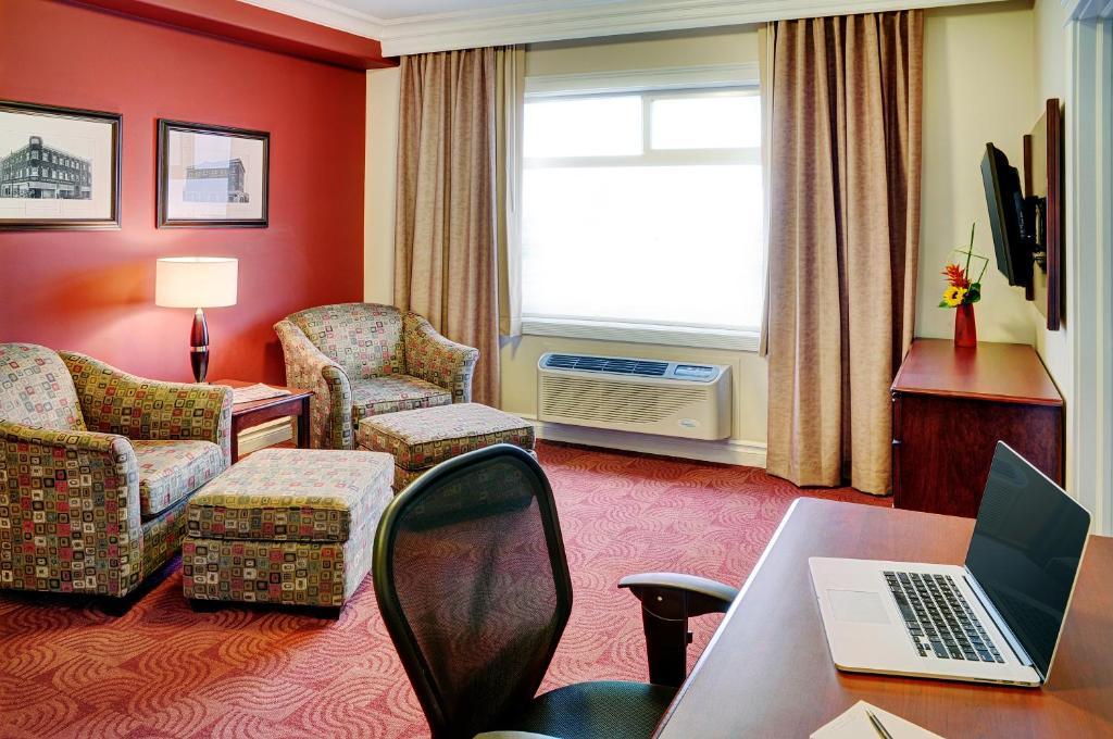 Queen Suite